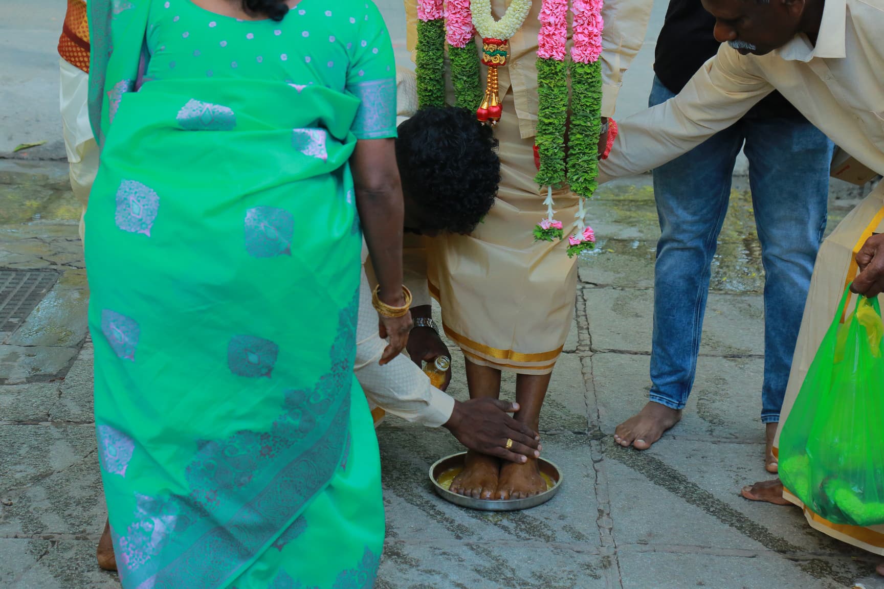 Vicky & Sukanya Photo 7